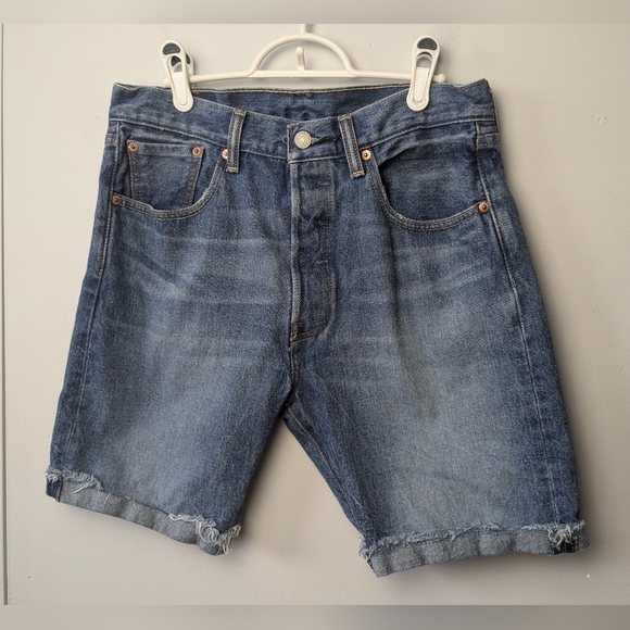 Levi's 501 Men jeans short 100% cotton size 30 in great used condition - Picture 1 of 12